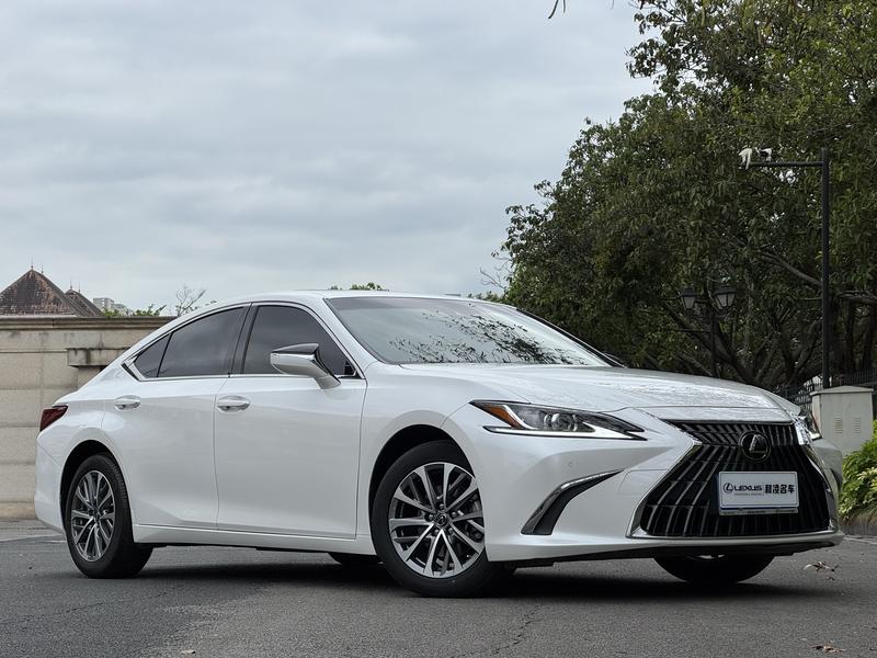 Lexus ES, 2021 — фото 3 из 11