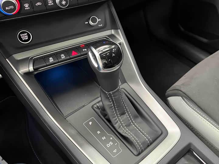 Audi Q3, 2023 — фото 5 из 9
