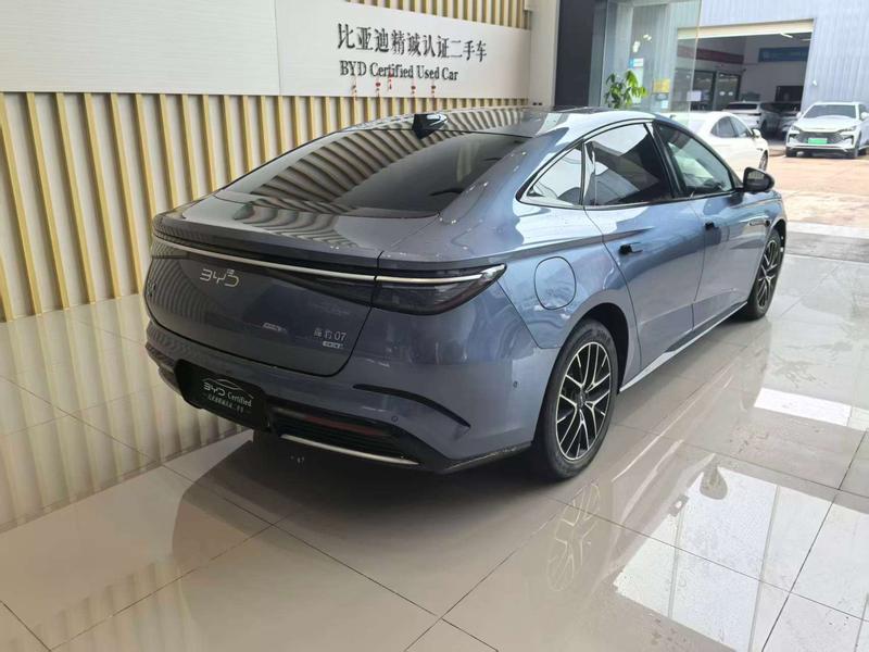 BYD Seal 07 DM-i Hybrid, 2025 — фото 7 из 12