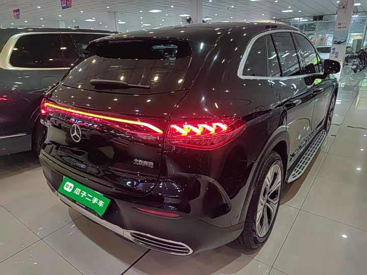 Mercedes-Benz EQE SUV, 2023 — фото 7 из 9