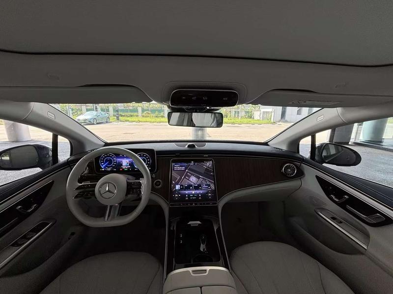 Mercedes-Benz EQE, 2025 — фото 6 из 12