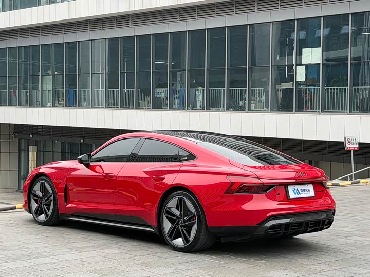 Audi RS e-tron GT, 2024 — фото 7 из 9