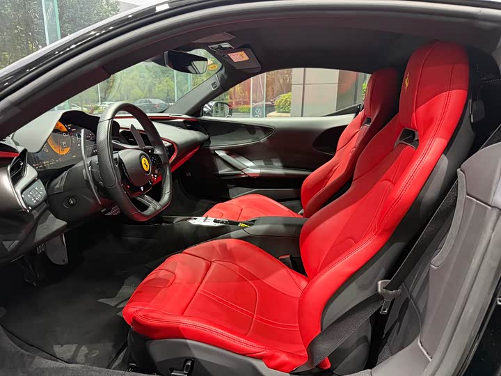 Ferrari SF90, 2023 — фото 8 из 9