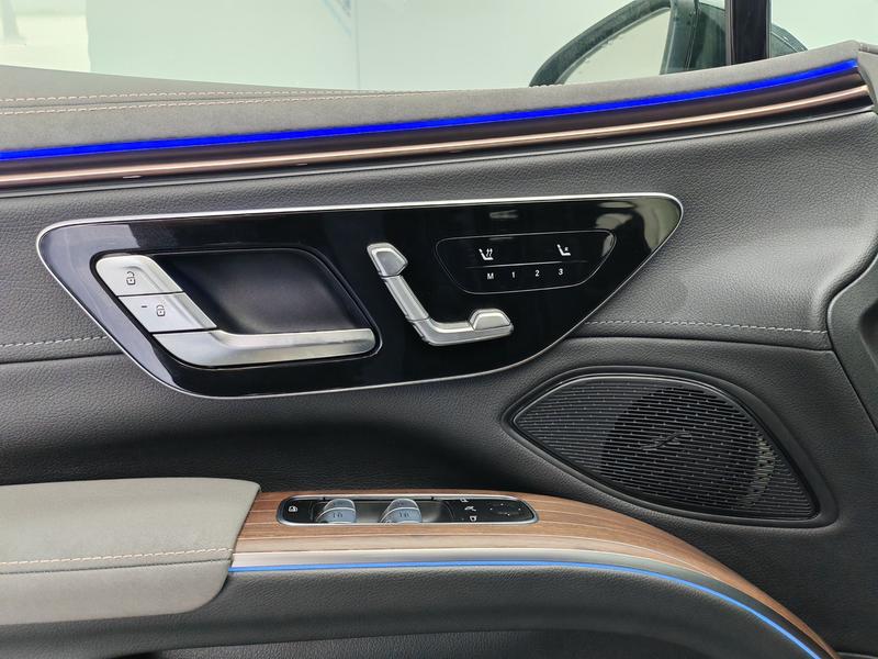 Mercedes-Benz EQS SUV, 2025 — фото 12 из 12