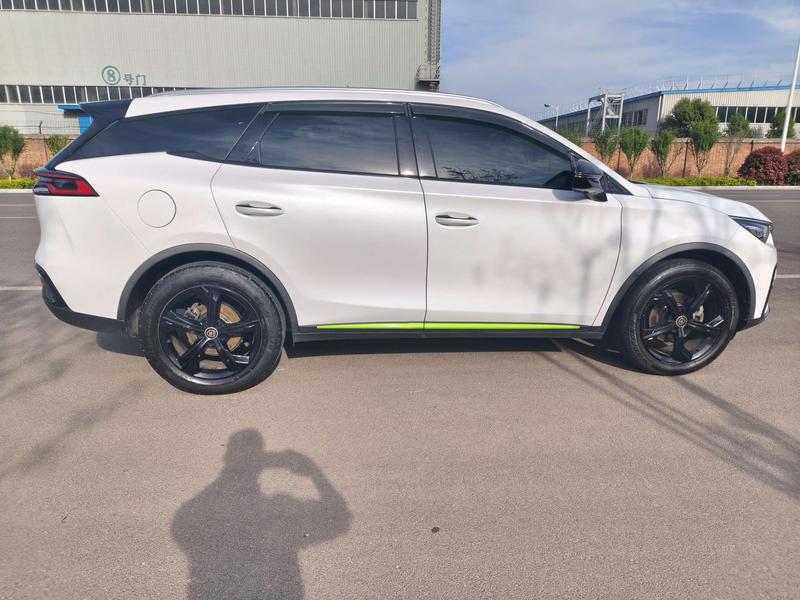 BYD Tang Hybrid/EV, 2022 — фото 8 из 12