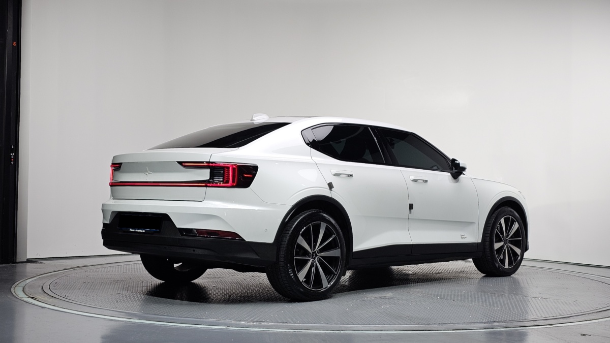 Polestar 2, 2021 — фото 2 из 12