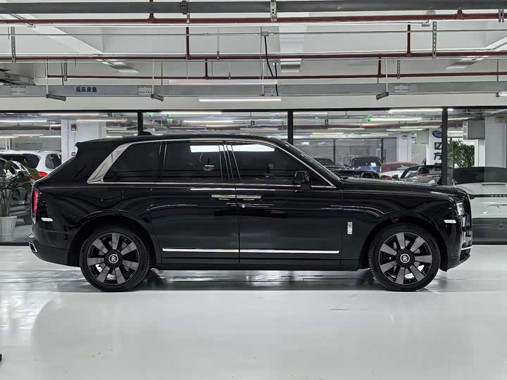 Rolls-Royce Cullinan, 2022 — фото 5 из 9