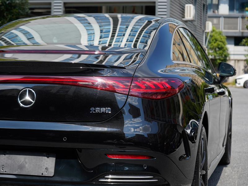Mercedes-Benz EQE, 2024 — фото 7 из 12