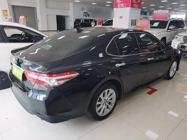 Toyota Camry, 2023 — фото 7 из 9