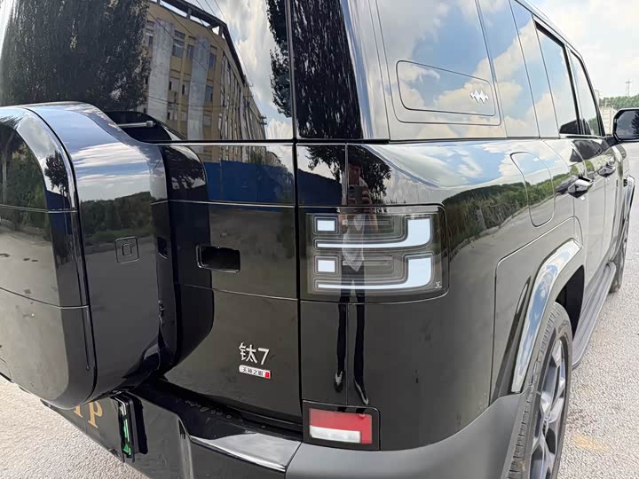 BYD FangChengBao Titanium 7 (Tai 7), 2026 — фото 6 из 9