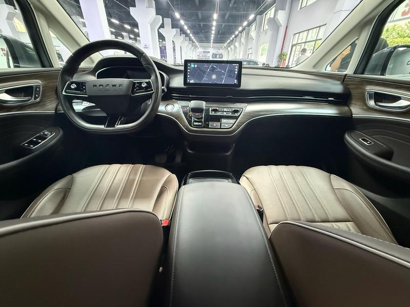 Roewe iMax 8 EV, 2025 — фото 7 из 10