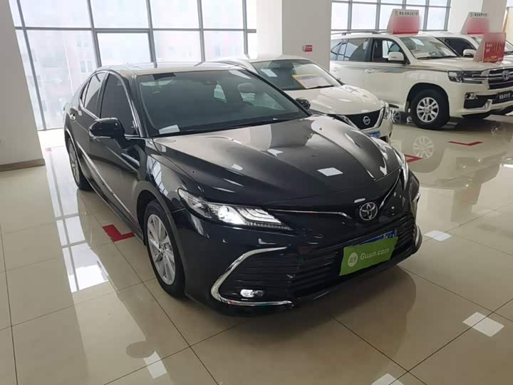 Toyota Camry, 2023 — фото 4 из 9