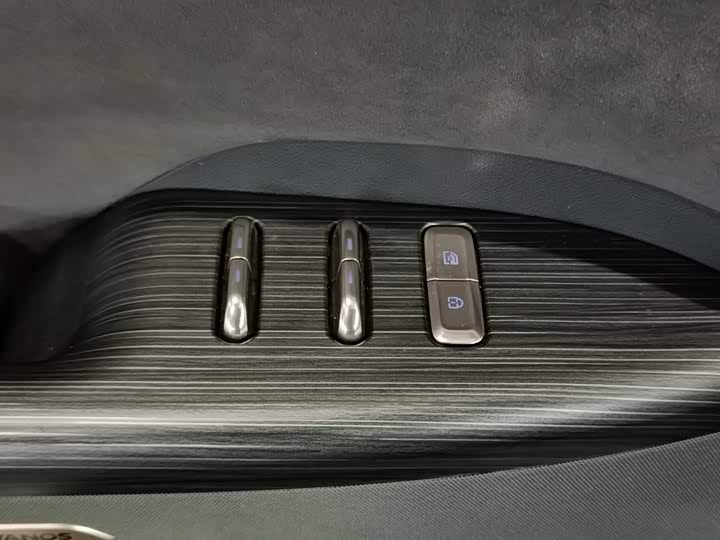 Dongfeng Yipai eπ 008, 2024 — фото 9 из 9