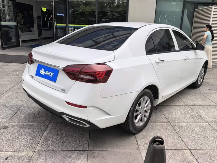 Geely Emgrand, 2022 — фото 3 из 9