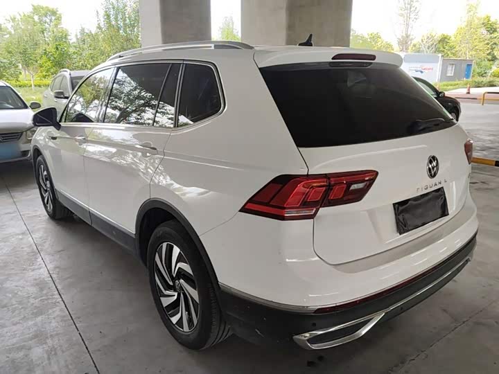 Volkswagen Tiguan L Pro, 2023 — фото 5 из 9