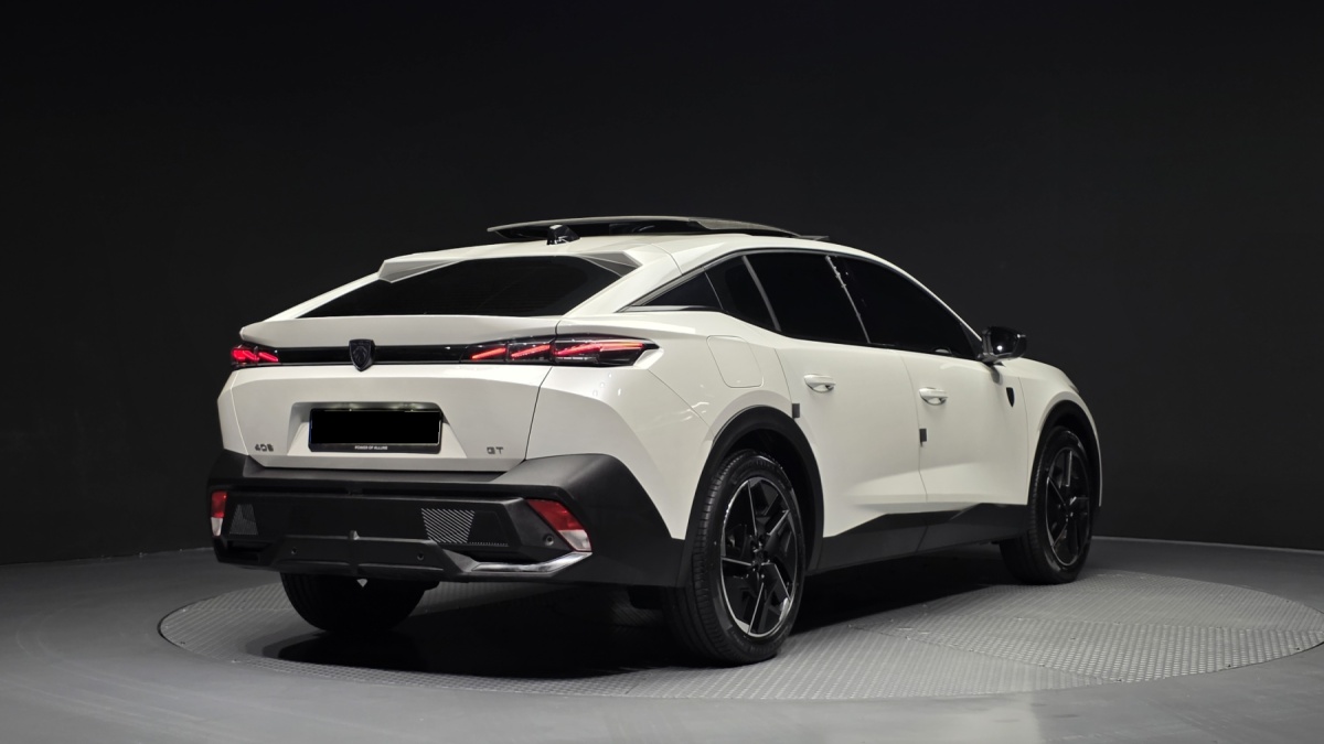 Peugeot 408, 2023 — фото 2 из 12