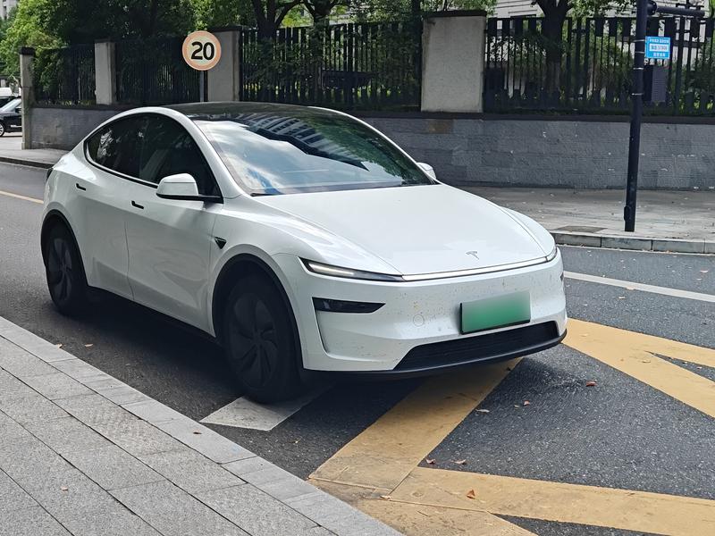Tesla Model Y, 2025 — фото 3 из 11