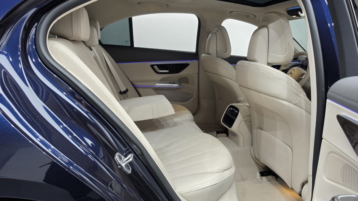 Mercedes-Benz E-Class, 2025 — фото 11 из 12