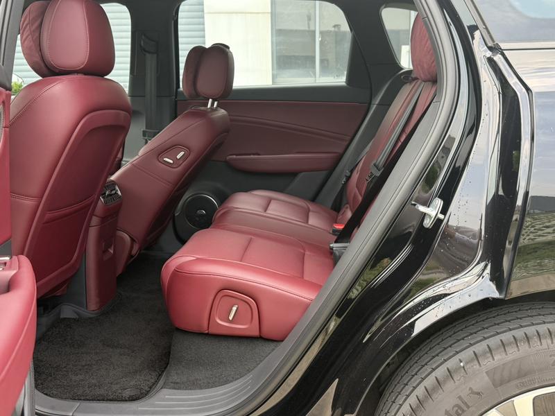 Hongqi HS6 Hybrid, 2025 — фото 10 из 12