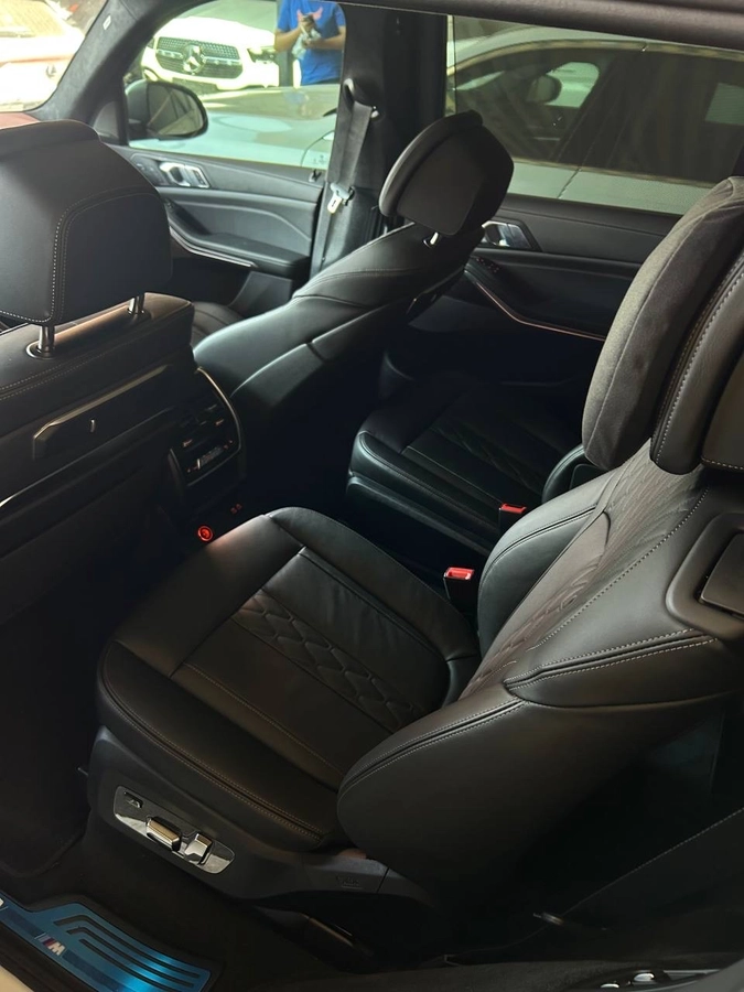 BMW X7, 2025 — фото 9 из 9