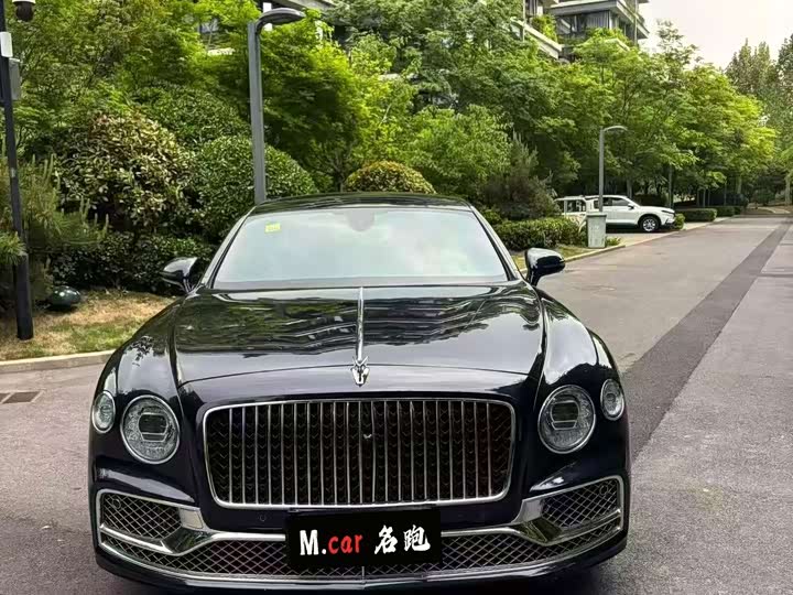 Bentley Flying Spur, 2021 — фото 2 из 5