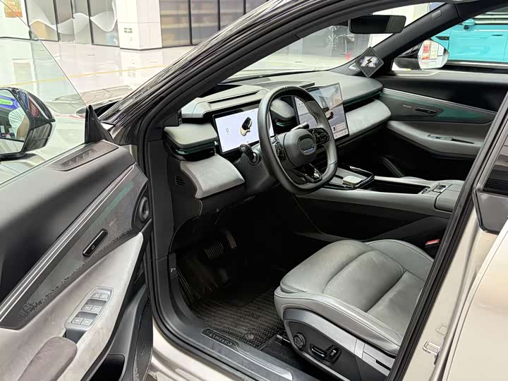 Lynk & Co 08 EM-P Hybrid, 2023 — фото 8 из 9