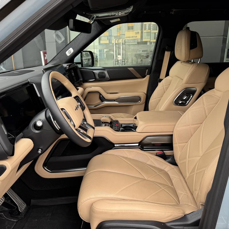 BYD FangChengBao Leopard 8, 2025 — фото 10 из 12