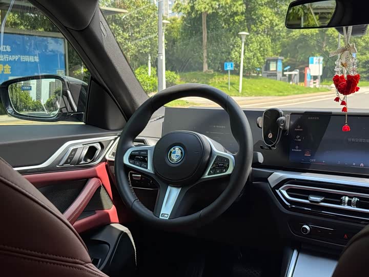 BMW i4, 2025 — фото 8 из 9