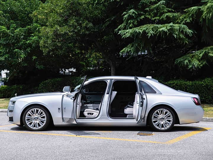 Rolls-Royce Ghost, 2023 — фото 7 из 9