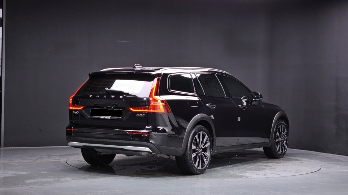 Volvo V60, 2025 — фото 2 из 12