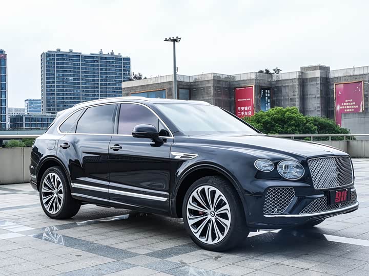 Bentley Bentayga, 2022 — фото 2 из 9