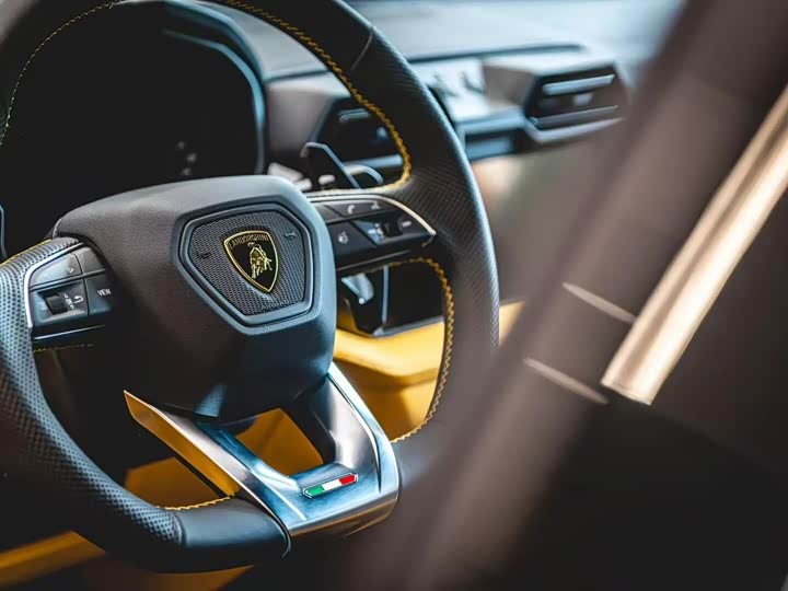 Lamborghini Urus SE, 2026 — фото 4 из 7