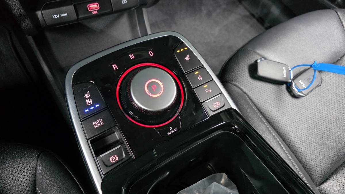 Kia Niro, 2023 — фото 9 из 12