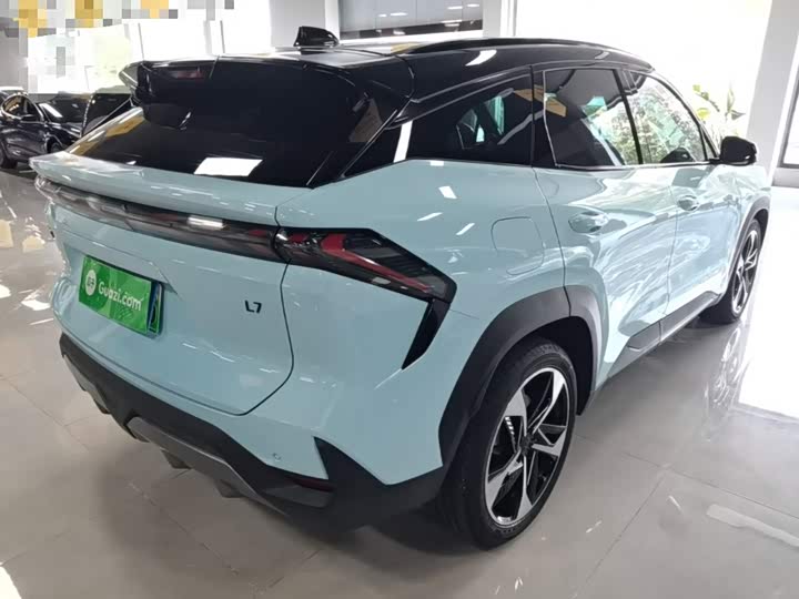 Geely Galaxy L7, 2023 — фото 7 из 9