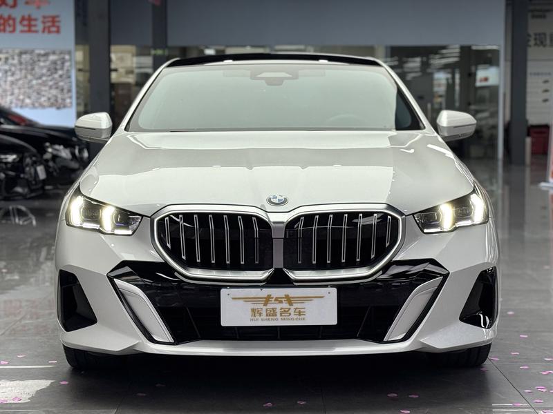 BMW 5 Series, 2025 — фото 2 из 9