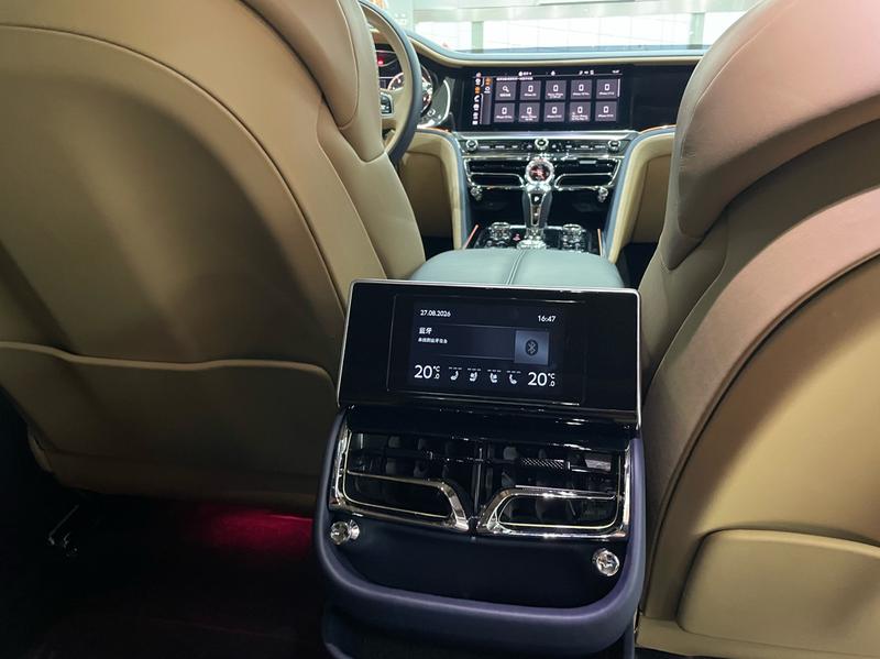 Bentley Flying Spur, 2022 — фото 11 из 12