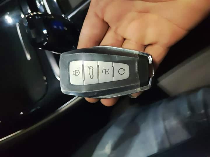 Geely Atlas L, 2025 — фото 9 из 12