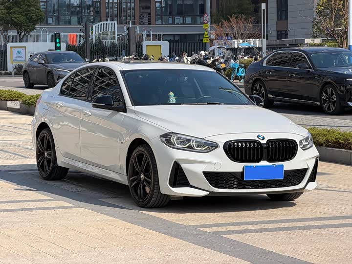 BMW 1 Series, 2023 — фото 3 из 9