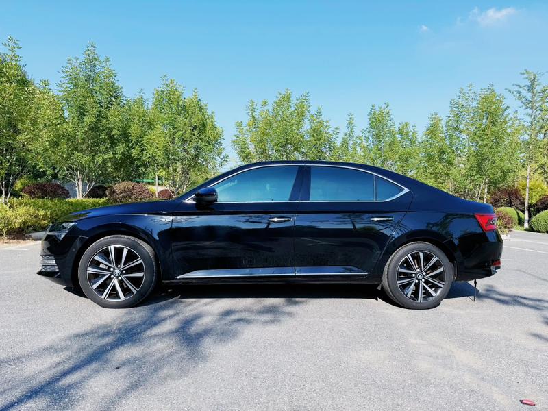 Skoda Superb, 2023 — фото 4 из 12