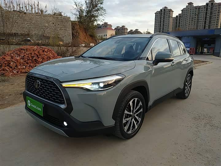 Toyota Corolla Cross, 2021 — фото 2 из 12