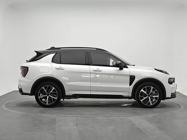 Lynk & Co 01 EM-P Hybrid, 2021 — фото 4 из 9