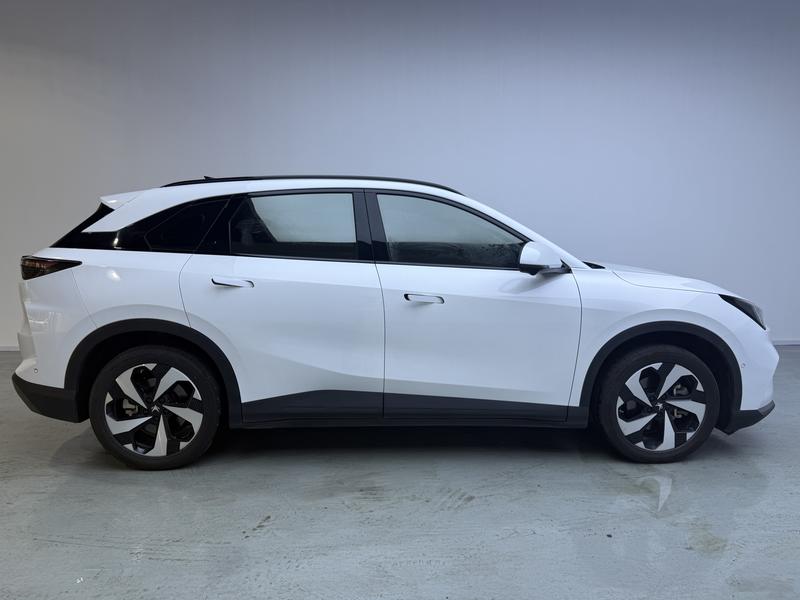 BAIC Arcfox Alpha T5, 2025 — фото 8 из 12