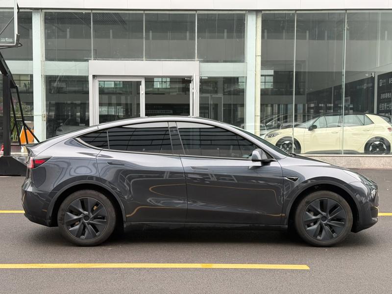 Tesla Model Y, 2024 — фото 8 из 12