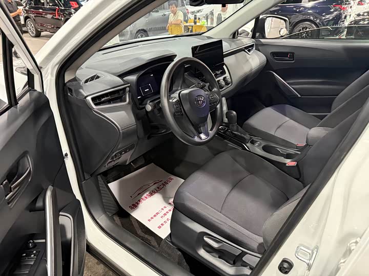 Toyota Corolla Cross, 2023 — фото 9 из 9