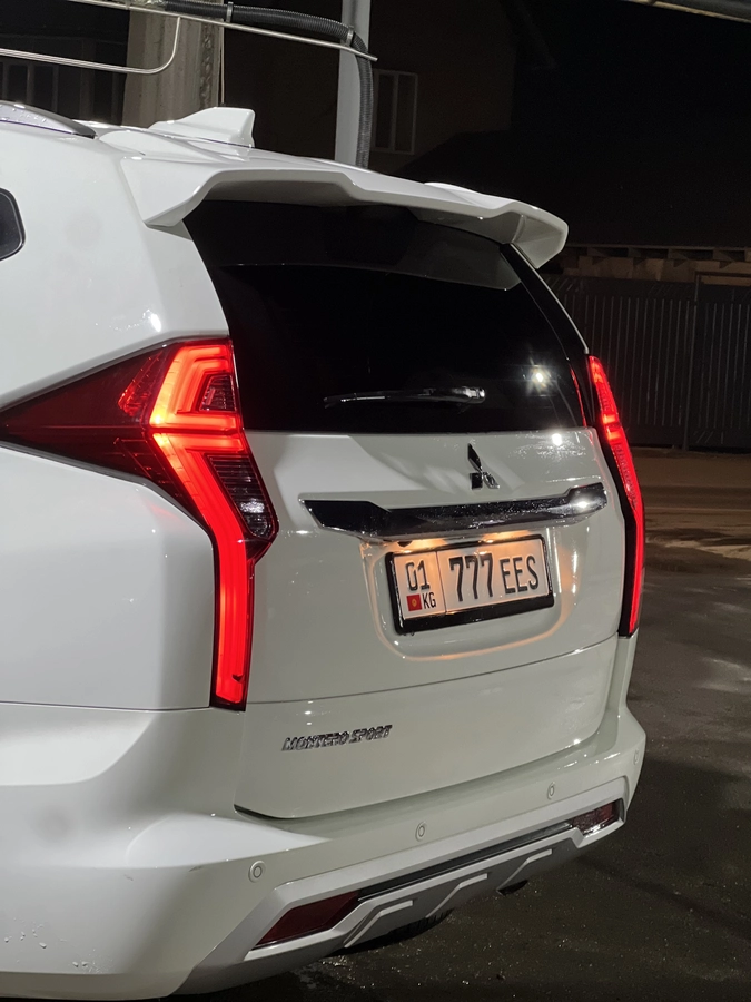 Mitsubishi Montero Sport, 2023 — фото 12 из 12