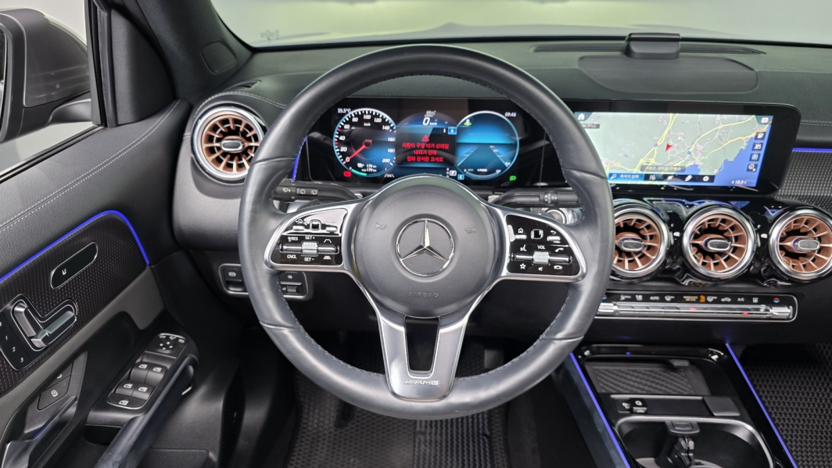 Mercedes-Benz EQB, 2023 — фото 12 из 12