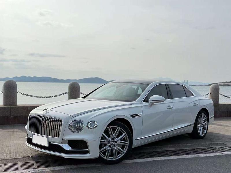 Bentley Flying Spur, 2023 — купить в Саратове под ключ