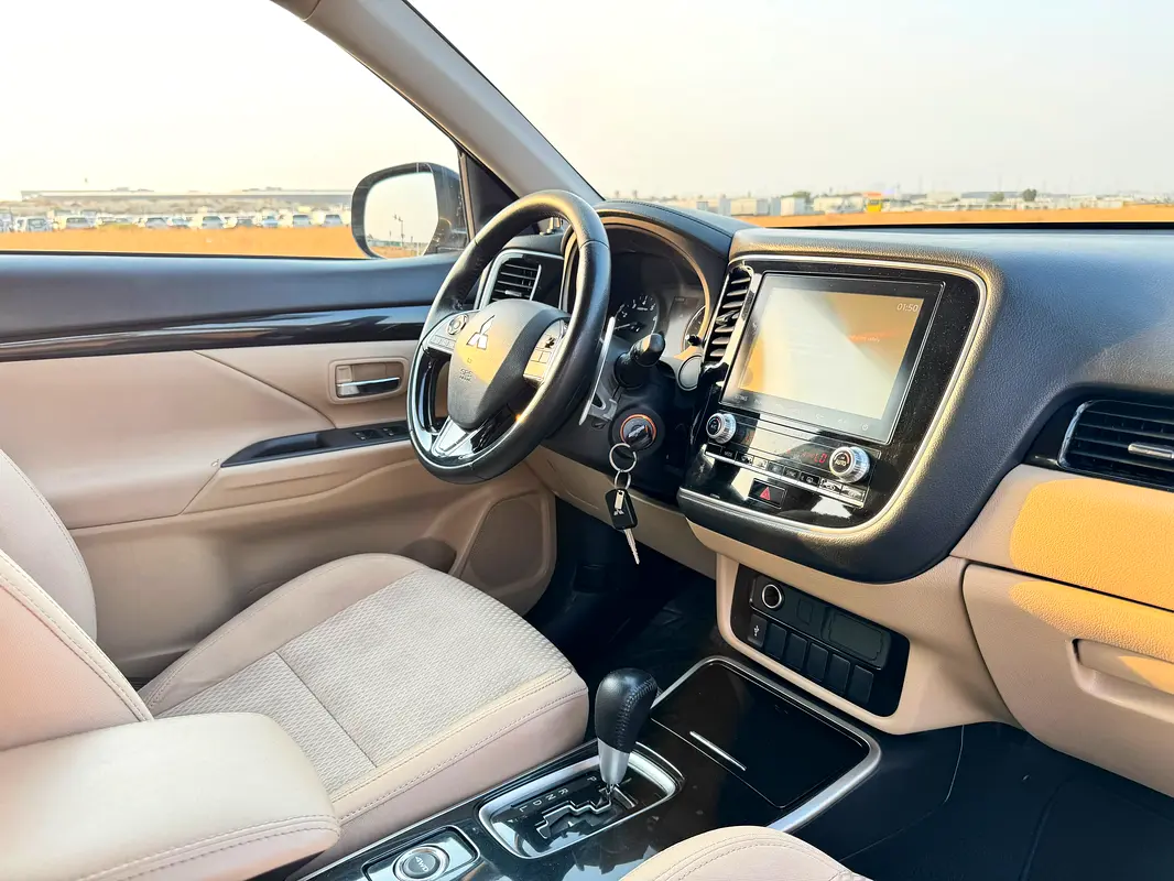 Mitsubishi Outlander, 2023 — фото 8 из 10