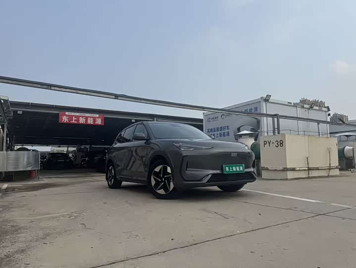 Geely Galaxy E5, 2024 — фото 3 из 9