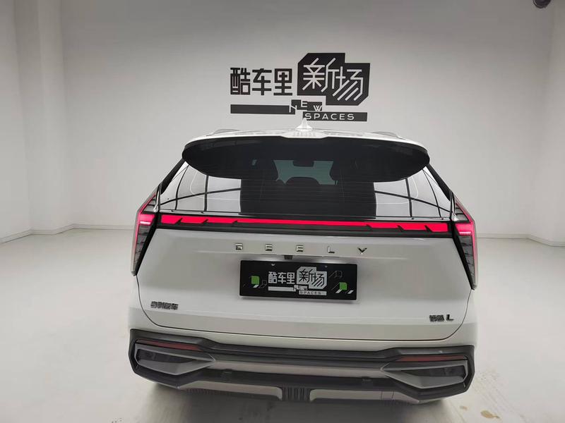 Geely Atlas L, 2023 — фото 6 из 12